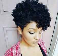 Venez jeter un coup dœil sur toutes les possibilités qui soffrent à vous. Coupe Courte Femme Afro Afrodelicious Salon Nappy