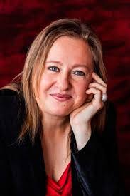 Sandra Ragusa's Instagram, Twitter & Facebook