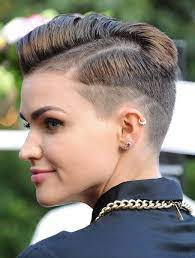 Some heterosexual women also prefer that style. Lesbian Haircuts 40 Epic Hairstyles For Lesbians Our Taste For Life