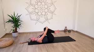 Yoga für die inneren organe. Liegende Drehung Im Yoga Zur Anleitung Auf Dem Yoga Individual Blog