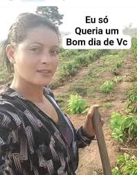 VOCÊ ALMOÇARIA COM NÓS NESTE MESA HUMILDE??