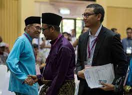 Parlimen port dickson, sebelum ini dikenali sebagai teluk kemang merupakan kubu kuat mic. Saiful Bukhari Jumpa Dan Bersalaman Dengan Anwar Utusan Borneo Online