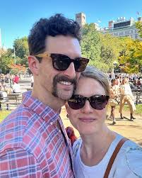 A few NYC highlights ✨🌈💋 I'm not much of a city gal, but we had good tour  guides leading us around 😉 (@sarahjanetart ). Lots of incredible art & fun  people/dog watching.