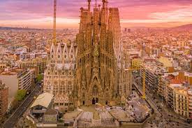 Es podrà accedir a la basílica els caps de setmana (dissabtes i diumenges) i. 137 Years Of Barcelona S Architectural Brilliance La Sagrada Familia Villanovo
