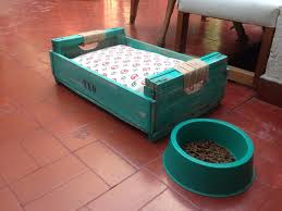 Como Fazer Caixa De Areia Fechada Para Gatos Cucha Cucha Nace Con La Necesidad De Un Espacio Para La Mascota Que Tenga Diseno Amigable Con El Medio Camas Para Perros Cuchas Para Perros Casas Para Perros