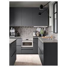 By breaking up the upper and lower cabinets and adding in a medium shade of gray to the bottom ones, this kitchen is anything but drab. Ekbacken Massarbeitsplatte Dunkelgrau Marmoriert Laminat 45 1 63 5x2 8 Cm Ikea Osterreich Grey Kitchen Designs Kitchen Remodel Modern Kitchen