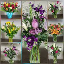Costco wedding flowers can seem like the best deal around, but nothing could be farther from the truth. Costco Bulk Flower Order 75 For 150 Stems Had To Arrange Them Myself But What An Incredible Value I Had No Idea They Had This Sort Of Thing Available 10 10 Would Buy Again Costco