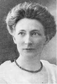 Janet Blunt's Instagram, Twitter & Facebook