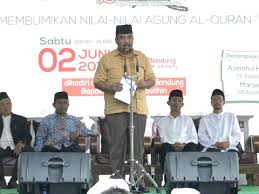 Contoh sewaktu baca al quran di rumah. Dadang Amalkan Nilai Nilai Al Quran Lewat Kegiatan Positif Kilas Bandung News