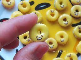 用脆圈圈做迷你蛋黃哥甜甜圈 recipe gummy candy peach rings food