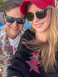 I promised to marry her when she was cured of cancer, they gave us the bad  news that she had only a few months to live, we planned everything in just  20