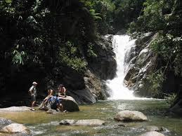 Assalamualaikum dan salam mesra, bagi entri kali ini, aku dan wife bersama geng zombie sempat meluangkan masa bersantai untuk menikmati ketenangan alam semulajadi dan juga kedinginan air terjun. Sungai Chiling Fish Sanctuary Kuala Kubu Bharu Selangor Gokelah