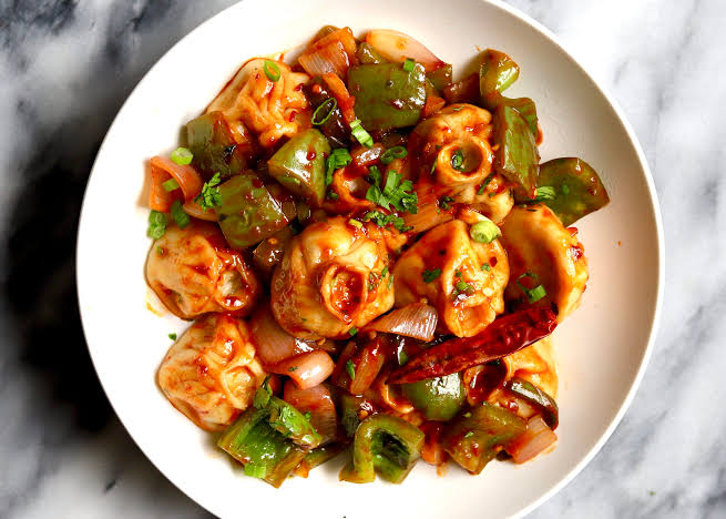 Chilli Garlic Momo (8 Pcs)