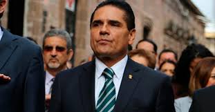 Silvano aureoles, gobernador de michoacán, empujó a un hombre que protestaba en la plaza principal del municipio de aguililla en donde el mandatario estatal hacía una visita para. Admite Scjn Controversia De Silvano Aureoles Por Figura De Superdelegados Enfoque Noticias