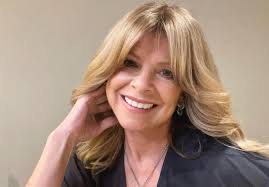 Solitária! Helena Isabel em entrevista exclusiva: "Sou uma pessoa muito  bicho-do-mato"