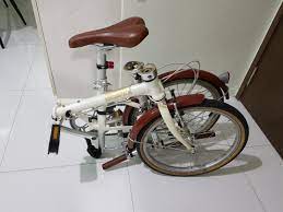 Dahon boardwalk i5 folding bicycle is made of lightweight chromoly steel, stiff, strong and comfortable on riding. Dahon Boardwalk Folding Bike Sports Equipment Bicycles Parts Bicycles On Carousell