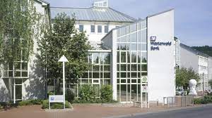 Neben öffnungszeiten, adresse und telefonnummer, bieten wir auch eine route zum geschäft und erleichtern euch so den weg zur nächsten filiale. Westerwald Bank Eg Volks Und Raiffeisenbank Filiale Ransbach Baumbach Ransbach Baumbach Rheinstrasse 64 70 Offnungszeiten Angebote