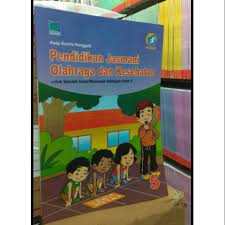 May 30, 2021 · kunci jawaban pjok kelas 5 penilaian akhir semester 1 halaman 117, 118, 119, 120, 121, 122 kunci jawaban buku penjasorkes kelas 5 pelajaran vi kegiatan pembelajaran untuk semester genap dimulai dengan mempelajari materi pelajaran vi yaitu tentang kombinasi pola gerak dominan pada senam ketangkasan menggunakan alat. Buku Penjas Kelas 5 Sd Grafindo Buku Pjok Grafindo Kelas 5 Shopee Indonesia