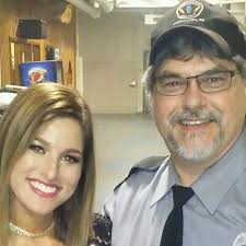 Good morning and happy Sunday! Amy Nay and I will be with you through 8A —  join us FOX 13 News ☕️🌄☀️