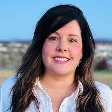 Cindy Colwell's Instagram, Twitter & Facebook