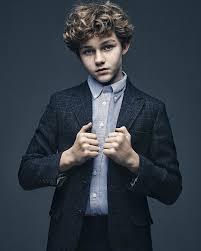 Levi Miller Dans Le Costume De Peter Pan Levi Miller Costume De Peter Pan Mecs Mignons