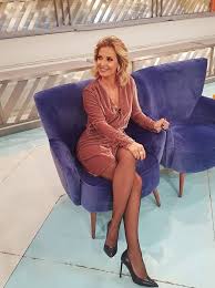À data de 2017, cristina ferreira já era a profissional de apresentação de televisão mais bem paga em portugal, mantendo esse mesmo estatuto aquando da mudança para a sic, onde passou a receber um salário ainda maior. Pin On Cristina Ferreira