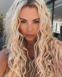 Amanda Hepburn's Instagram, Twitter & Facebook