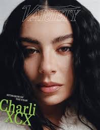 Lela Hunt's Instagram, Twitter & Facebook