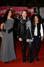 1m70 (5' 7) réagir à cette taille date de naissance: Florent Pagny Decouvrez Ael Et Inca Ses Enfants Qui Sont Deja De Jeunes Adultes