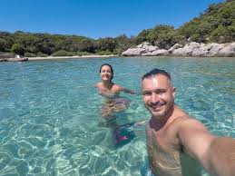Le migliori spiagge per andare al mare in vacanza sulla costa croata: Le Nostre Spiagge Preferite Sull Isola Di Cres In Croazia Un Trolley Per Due