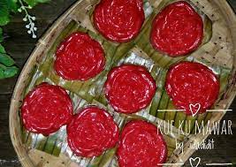 Siapkan loyang berbentuk persegi panjang dan oles dengan margarin. Cara Membuat Kue Paling Enak Cara Membuat Kue Ku