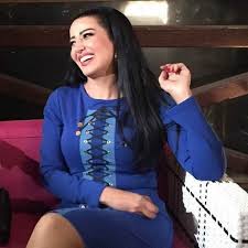 سمية الخشاب وزوجها دعاء عبد المقصود. Ø¨Ø¹Ø¯ Ø£Ø®Ø¨Ø§Ø± Ø²ÙˆØ§Ø¬Ù‡Ø§ Ø¨Ø£Ø­Ù…Ø¯ Ø³Ø¹Ø¯ ØªØ¹Ø±ÙÙˆØ§ Ø¹Ù„Ù‰ Ù‚ØµØµ Ø²ÙˆØ§Ø¬ Ø³Ù…ÙŠØ© Ø§Ù„Ø®Ø´Ø§Ø¨ Ø§Ù„Ø³Ø§Ø¨Ù‚Ø© Ù…Ø¬Ù„Ø© Ù‡ÙŠ