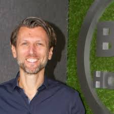 𝗚𝗲𝗴𝗲𝗻𝘀ä𝘁𝘇𝗹𝗶𝗰𝗵𝗲𝗿 𝗵ä𝘁𝘁𝗲 𝗱𝗶𝗲 𝗕𝗲𝘀𝗲𝘁𝘇𝘂𝗻𝗴 𝗸𝗮𝘂𝗺  𝘀𝗲𝗶𝗻 𝗸ö𝗻𝗻𝗲𝗻.... ...Wellness-Hotel "vs." Value-for-Money  Hotelkette! 🥋😉 Auf dem AHGZ Hotelkongress habe ich…