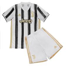 Whether it's shirt, shorts or socks, this selection has been designed for both on the pitch and off it, with streetwear versions offering a slightly looser fit that's perfect for casual wear. Juventus Home Kids Football Kit 20 21 Soccerlord