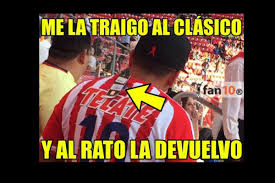 El clásico nacional entre chivas y américa dejó a todos al borde del asiento cuando el árbitro marcó penal al 90+5 para las águilas, mismo que el portero rojiblanco, raúl gudiño logró atajar convirtiéndose en la figura del partido para el rebaño. Los Memes No Perdonaron El Guadalajara Vs America