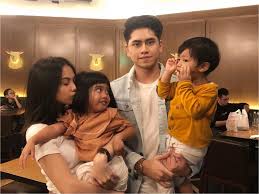 Digarap oleh sutradara populer fajar nugros, cerita yang sukses dibaca 18 juta kali di wattpad ini akan diperankan oleh dua artis ternama yakni devano danendra dan aisyah aqillah. 10 Momen Manis Aisyah Aqilah Dan Athalla Naufal Bersama Para Kerucil