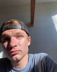 Raylon Cole Eason (@c0le_eas0n_c0medy) • Instagram photos and videos