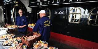 Restaurant Bar Andre A La Rochelle Savourez Des Fruits De Mer Et Poissons Frais Sur Le Vieux Port Borden Oesters