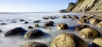 Bowling Ball Beach California: trailhead, low tide, directions