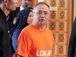 Beliau juga merupakan cucu kepada mantan timbalan perdana menteri di zaman tun dr mahathir dahulu. Ex Felda Chairman S Aide Zahid Md Arip Remanded In Fic Hotel Probe Malaysia Today