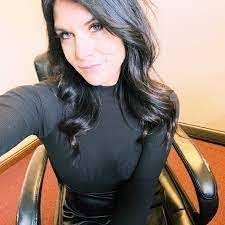 Diana Mortimer's Instagram, Twitter & Facebook