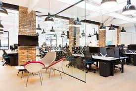 Sketsa tata ruang kantor yang nyaman akan kami jelaskan dan contohkan pada kesempatan ini, sebelumnya kita membahas tata ruang kantor dulu, apa sih tata ruang k. 6 Model Tata Ruang Kantor Terbuka Yang Aesthetic Blog Qhomemart