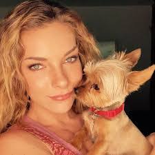 Heather Medlin's Instagram, Twitter & Facebook