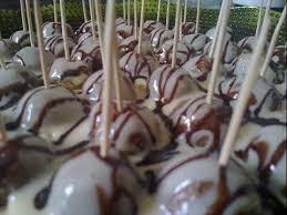 اكلة سريعة وسهلة كيفية عمل كرات البسكويت بالصوص الأبيض Food Arabic Sweets Caramel Apples