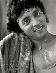 Painting With Shadows: April 2016