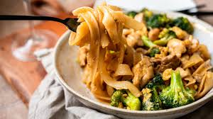 How Many Cals For This Pad See Ew? These Arent My Pictures. Instead Of Meat  I Had Tofu. : R/Caloriecount