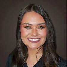 Jennifer Lavan's Instagram, Twitter & Facebook