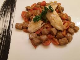 Cuocere gli gnocchi in acqua salata e man mano che vengono a galla, scolarli nella padella con i funghi porcini. Gnocchi Di Castagne Con Triglia Picture Of Il Giglio Gardone Riviera Tripadvisor