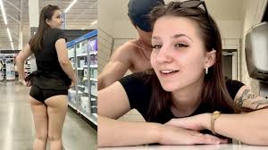 True PAWG caught the mall - real reactions