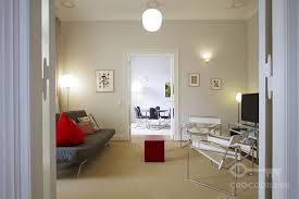 Warum nicht, alle anderen tun es auch. Moblierte Wohnung In Berlin Charlottenburg